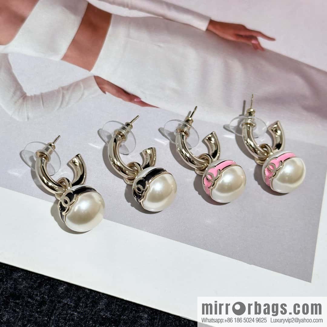 ❗️New ❗️ chanel stud earrings ☀️ new ☑️ chanel c2 double c pearl stud earrings ☀️