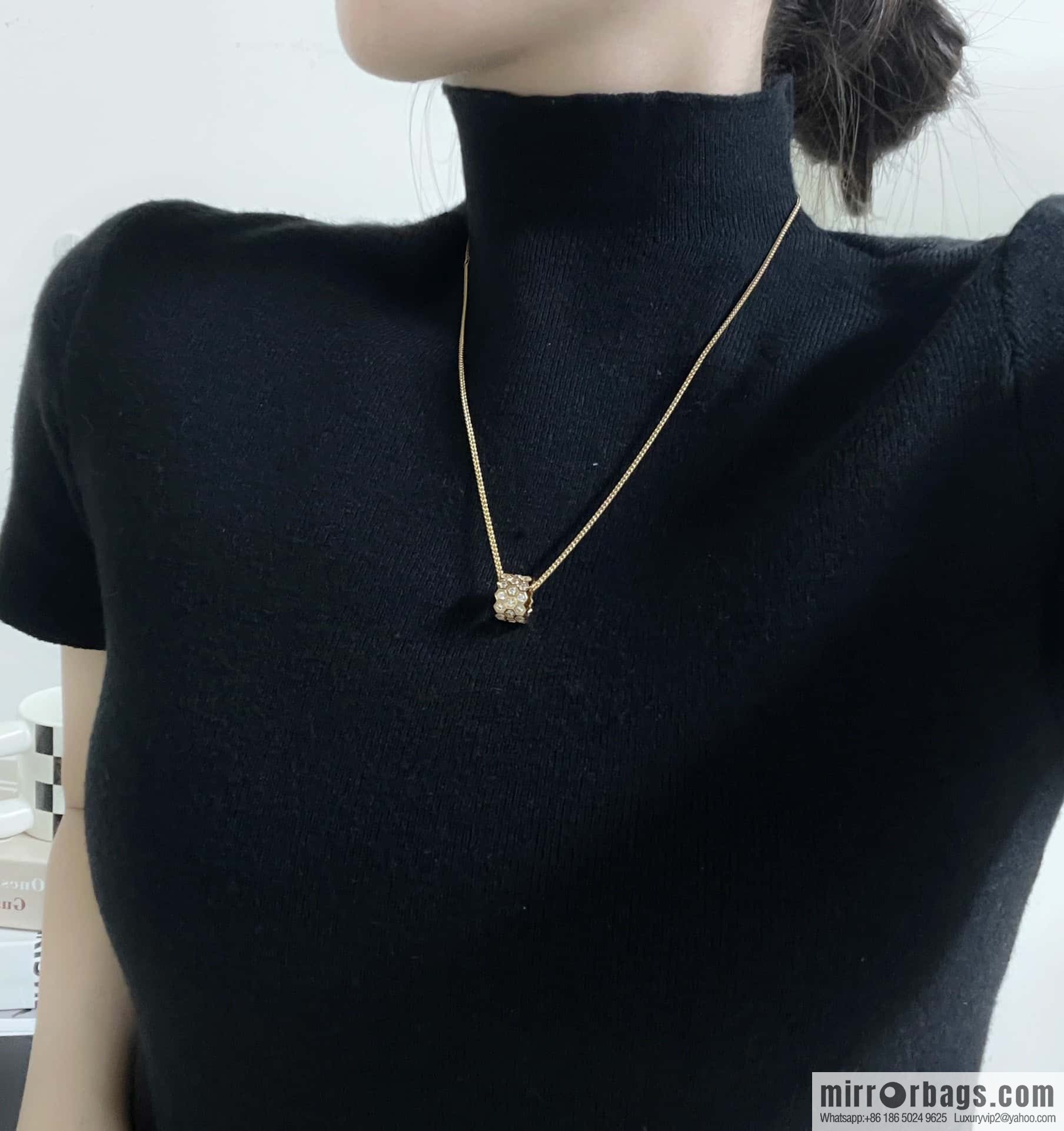 ❗️New ❗️ ☀️ Shangmei Paris, Love Nest Series Full Diamond Honeycomb Necklace ☀️