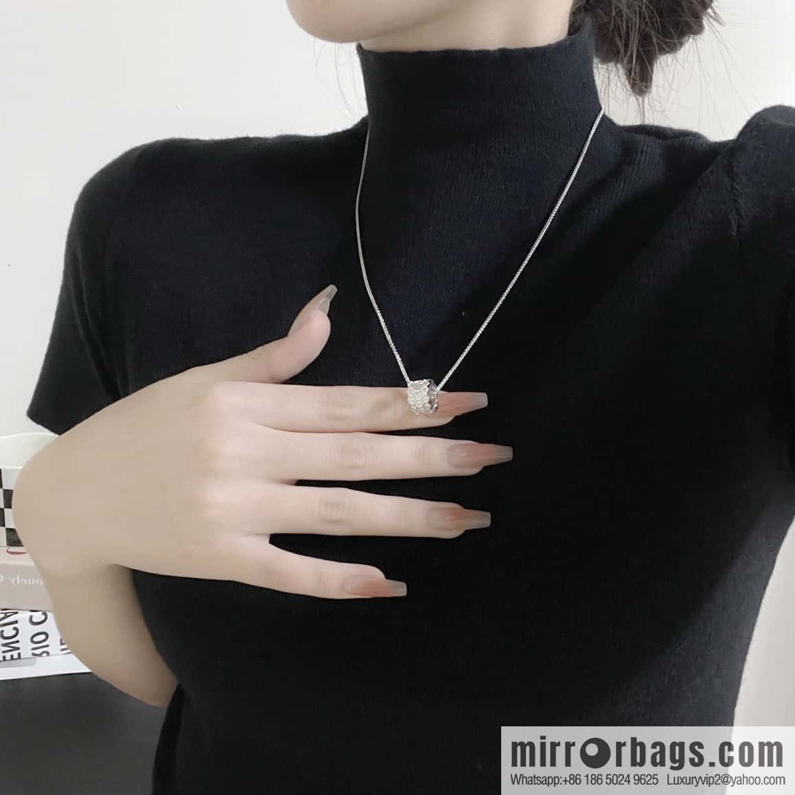 ❗️New ❗️ ☀️ Shangmei Paris, Love Nest Series Full Diamond Honeycomb Necklace ☀️