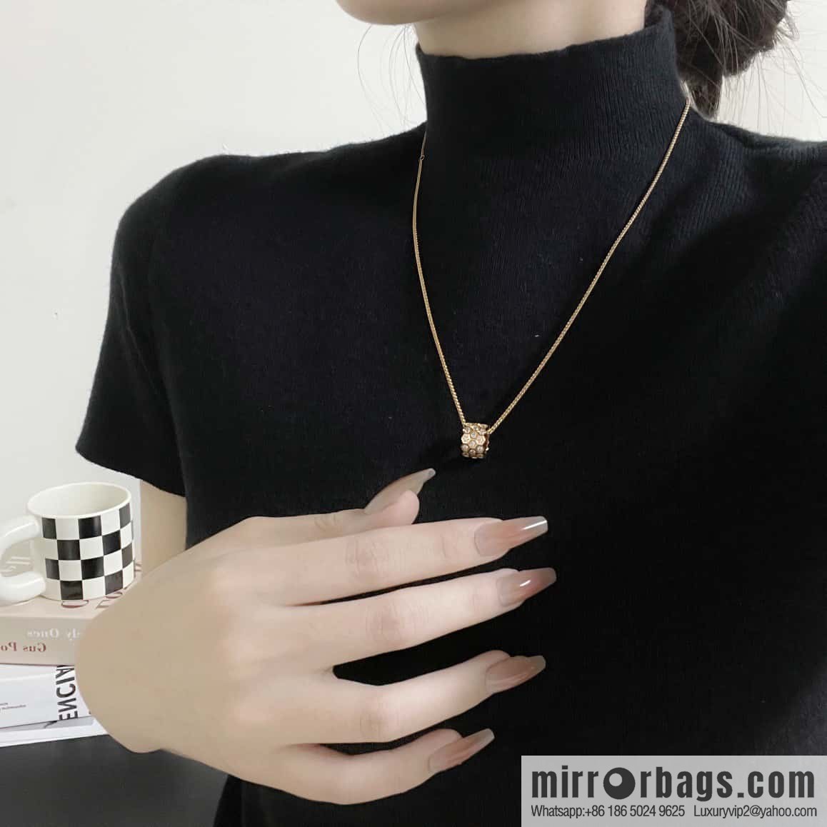 ❗️New ❗️ ☀️ Shangmei Paris, Love Nest Series Full Diamond Honeycomb Necklace ☀️