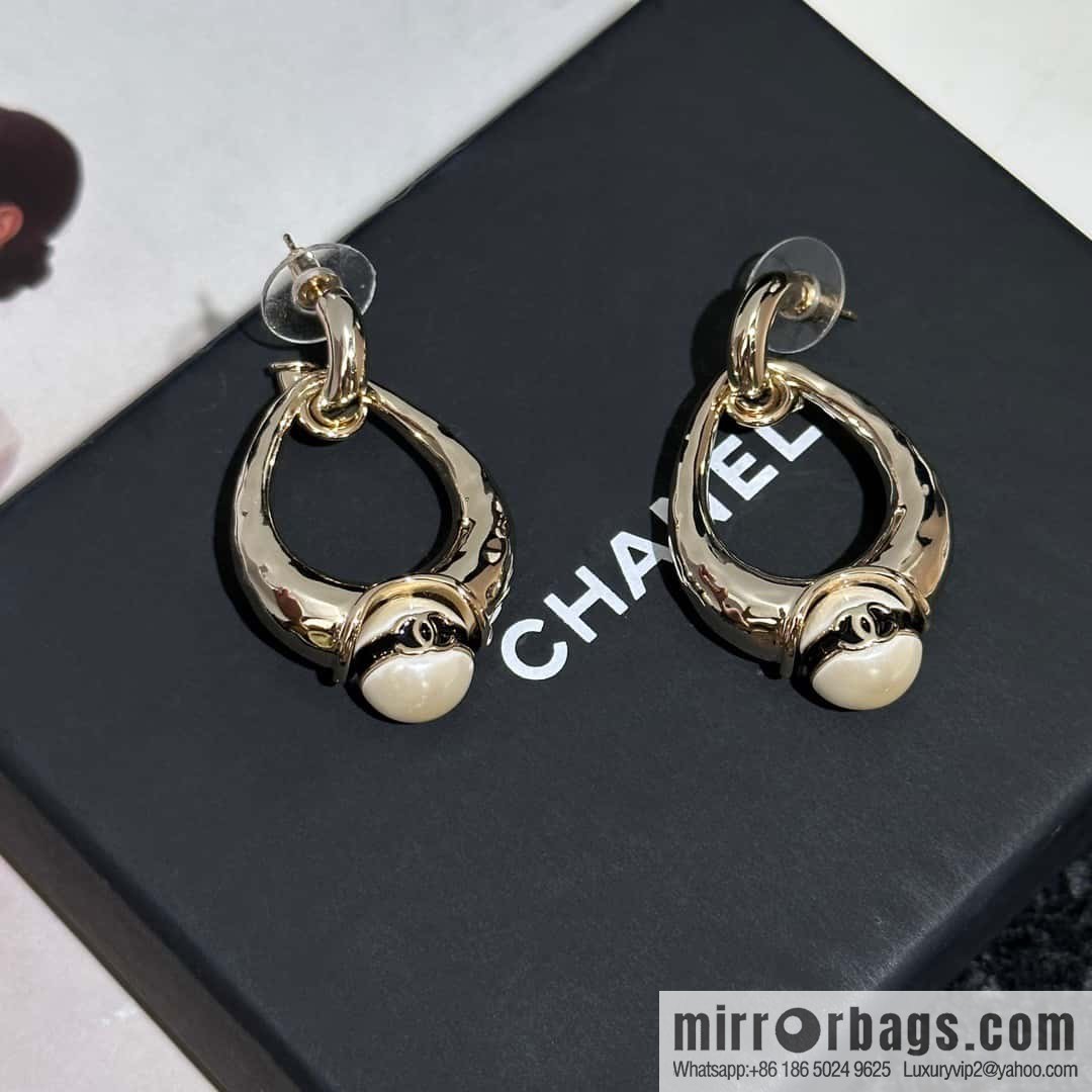 ❗️New ❗️ chanel stud earrings ☀️ new ☑️ chanel c2 double c oval pearl stud earrings ☀️