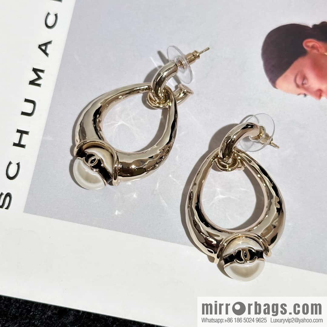 ❗️New ❗️ chanel stud earrings ☀️ new ☑️ chanel c2 double c oval pearl stud earrings ☀️