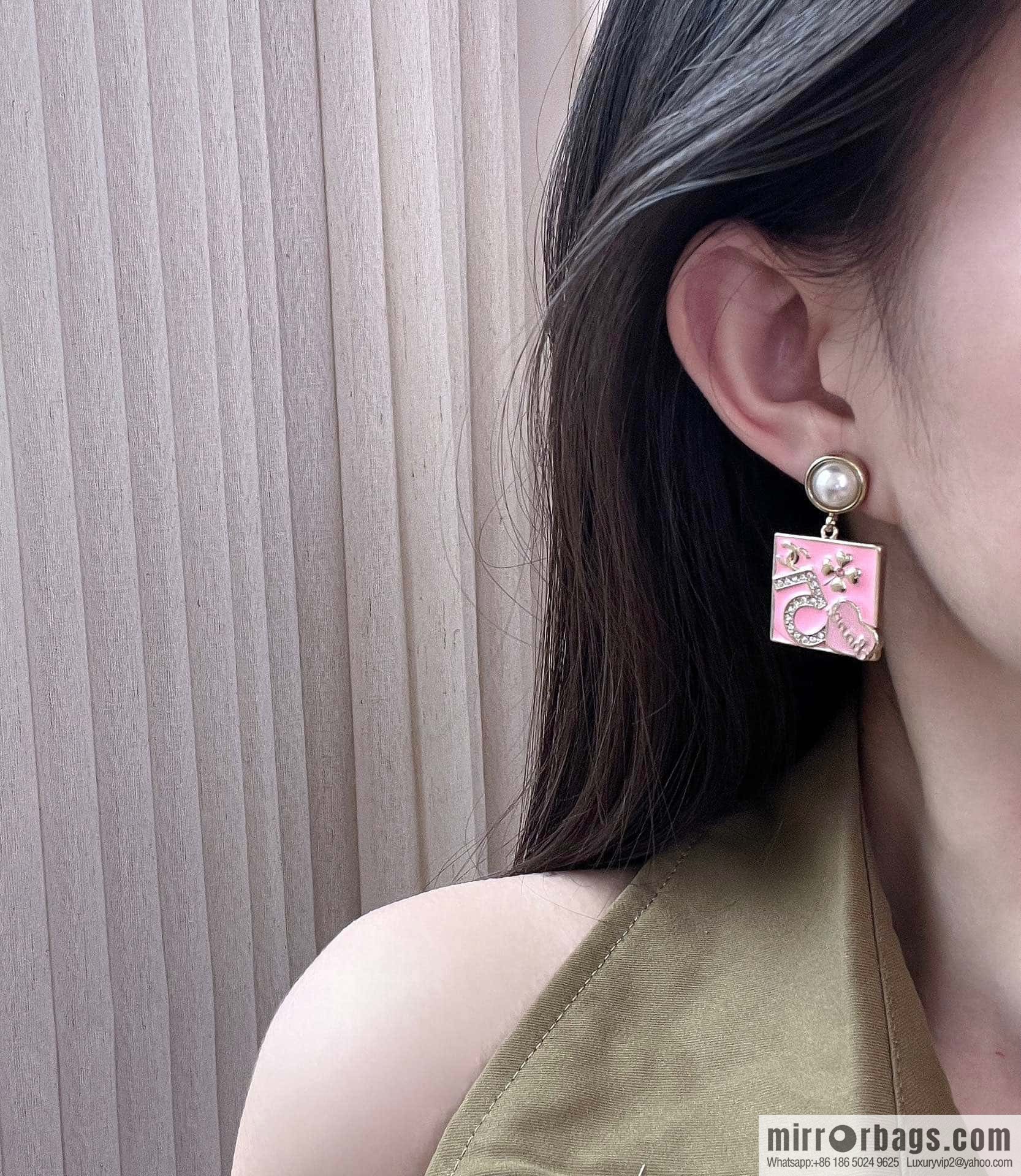 ❗️New ❗️ Chanel stud earrings ☀️ new ☑️ Chanel c2 double c pink oil drop square stud earrings ☀️