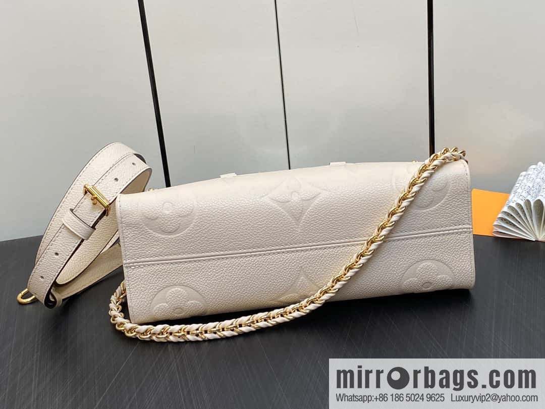[Boutique‑grade] M23698 meters white, full leather embossed square bag series, autumn and winter new ONTHEGO EAST WEST handbag M23640
