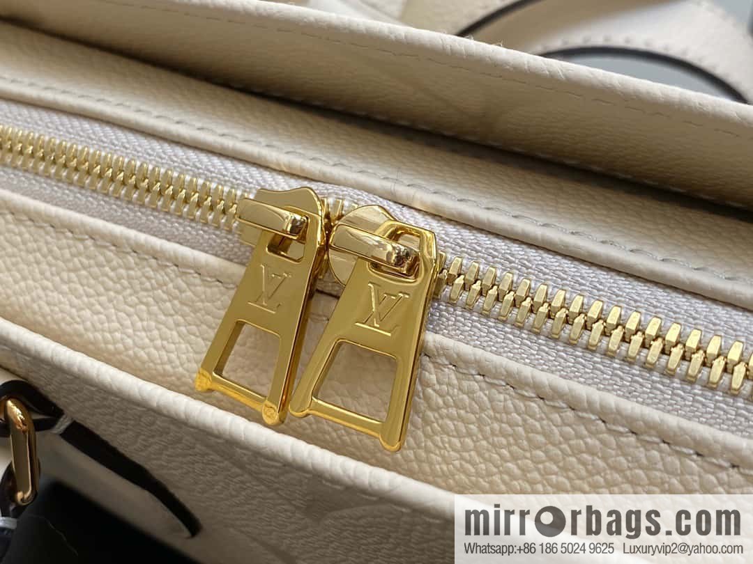 [Boutique‑grade] M23698 meters white, full leather embossed square bag series, autumn and winter new ONTHEGO EAST WEST handbag M23640