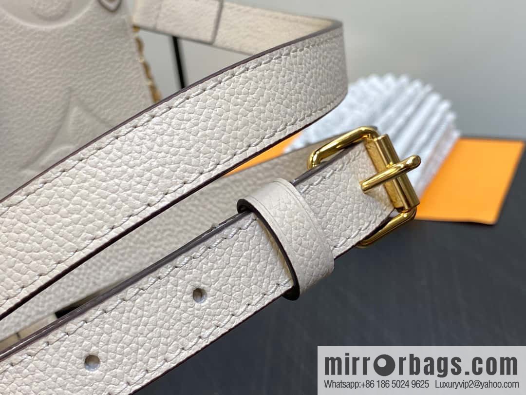[Boutique‑grade] M23698 meters white, full leather embossed square bag series, autumn and winter new ONTHEGO EAST WEST handbag M23640