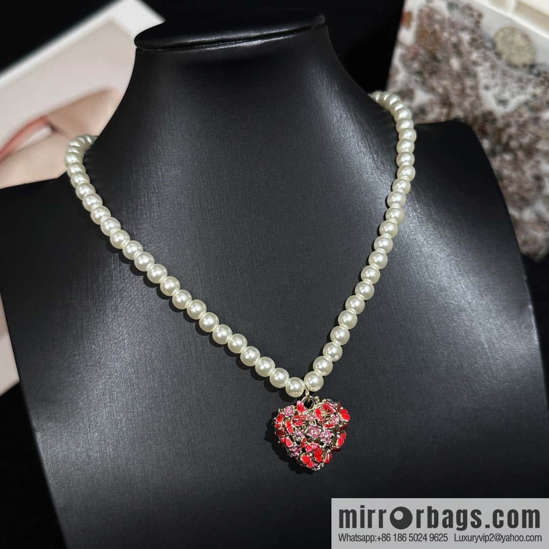New ☑️ DIOR pearl peach heart love pearl necklace