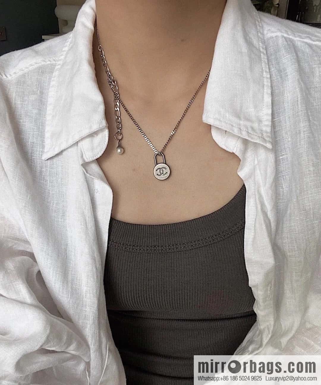 ☀️New ☑️ Chanel medieval series round lock head necklace