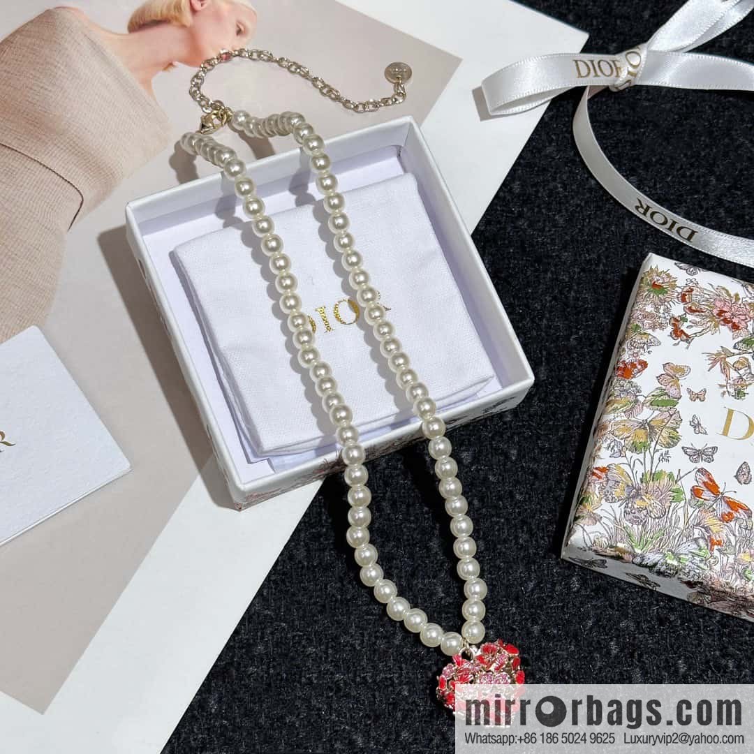 New ☑️ DIOR pearl peach heart love pearl necklace