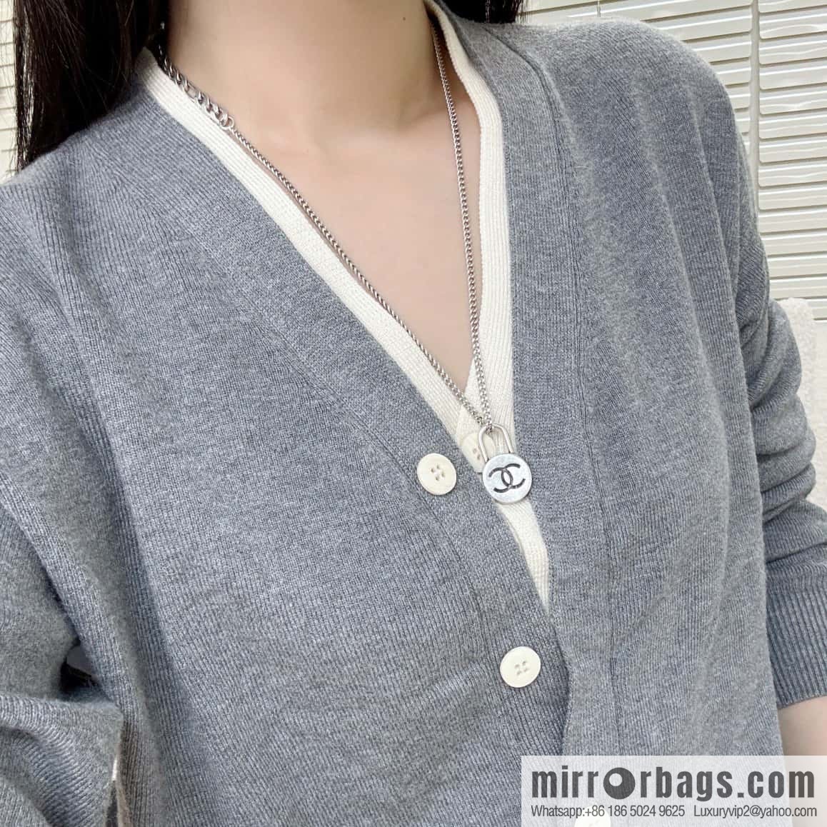 ☀️New ☑️ Chanel medieval series round lock head necklace