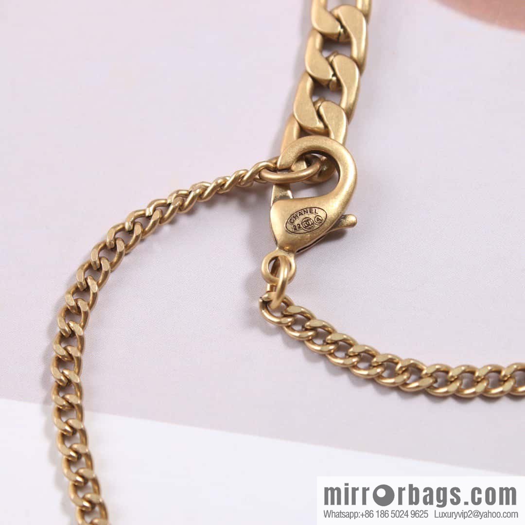 ☀️New ☑️ Chanel medieval series round lock head necklace