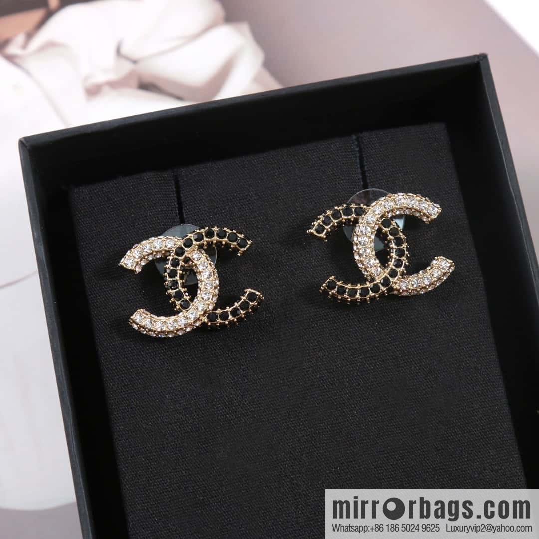☀️New ☑️ chanel c1 double c half black diamond earrings