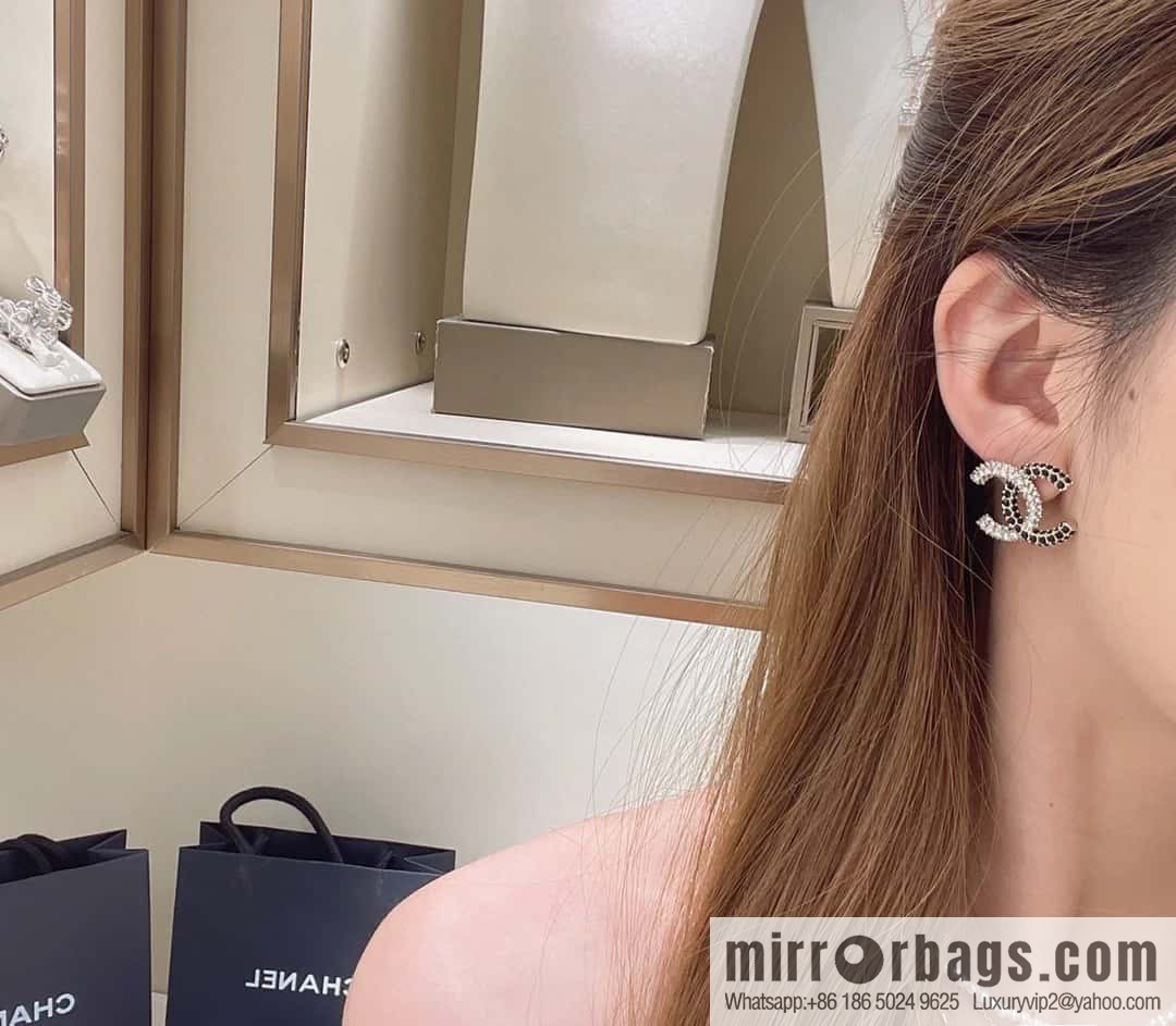 ☀️New ☑️ chanel c1 double c half black diamond earrings