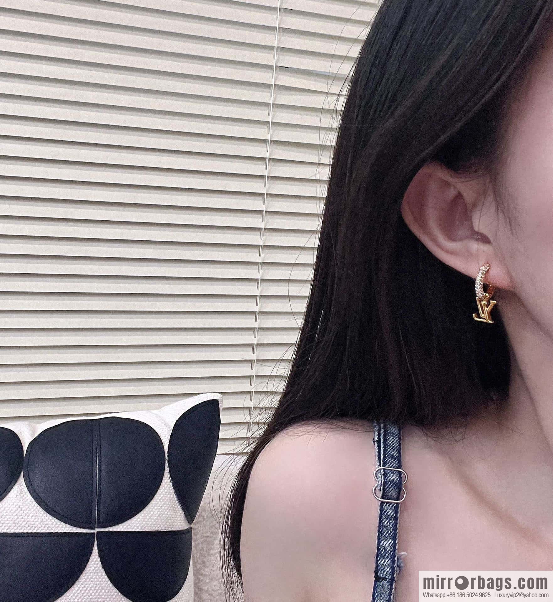 ❗️New ❗️ M01732 ☀ Louis Vuitton LV ICONIC stud earrings ☀