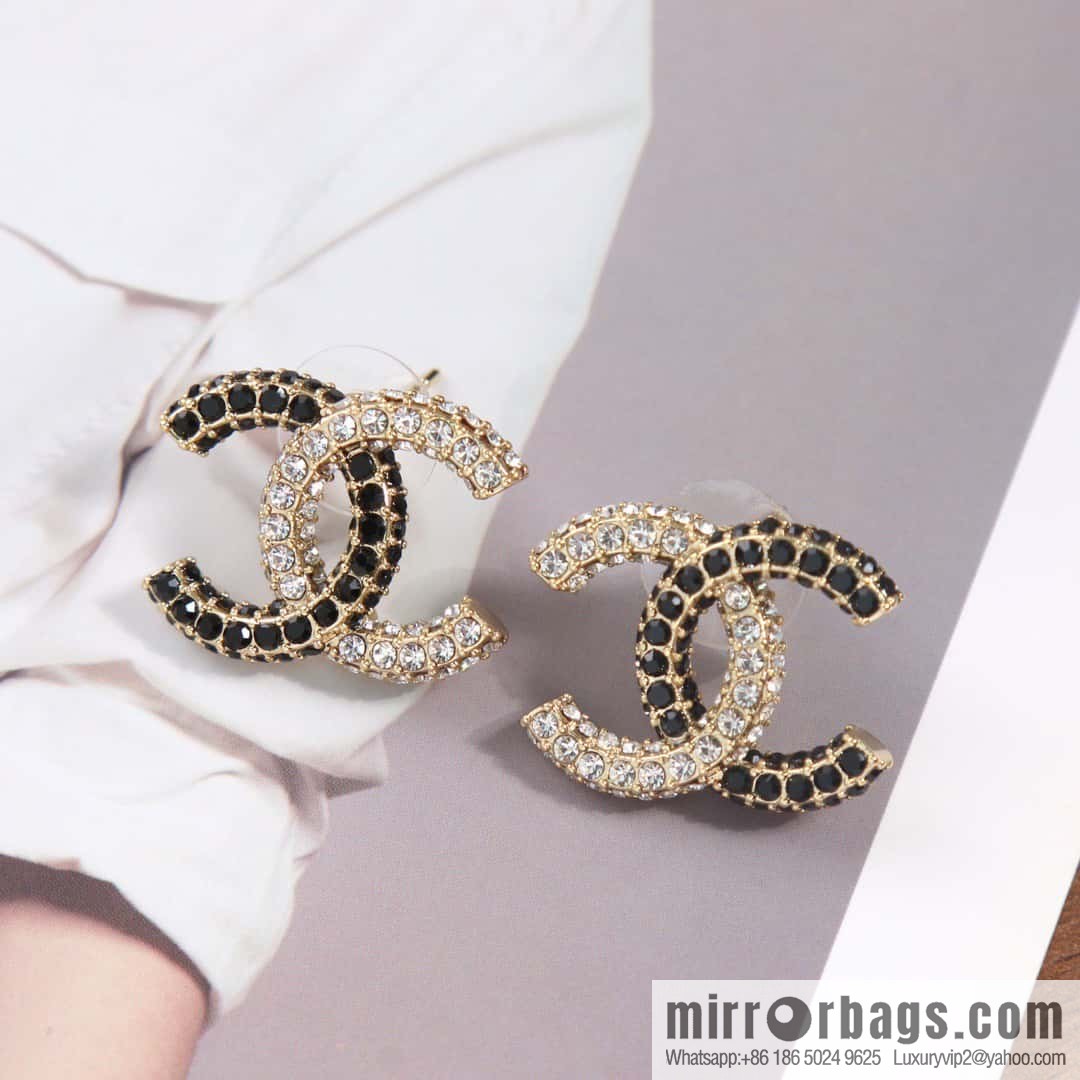 ☀️New ☑️ chanel c1 double c half black diamond earrings