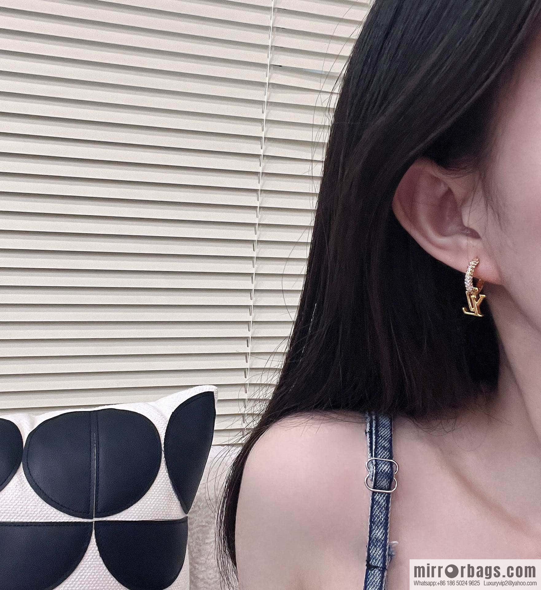 ❗️New ❗️ M01732 ☀ Louis Vuitton LV ICONIC stud earrings ☀