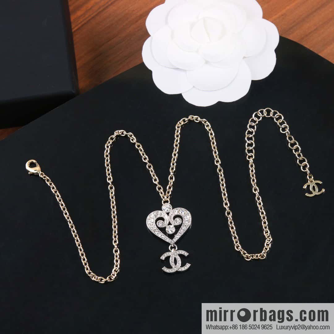 ☀️New ☑️ Chanel Double C Full Diamond Peach Heart Love Necklace ☀️