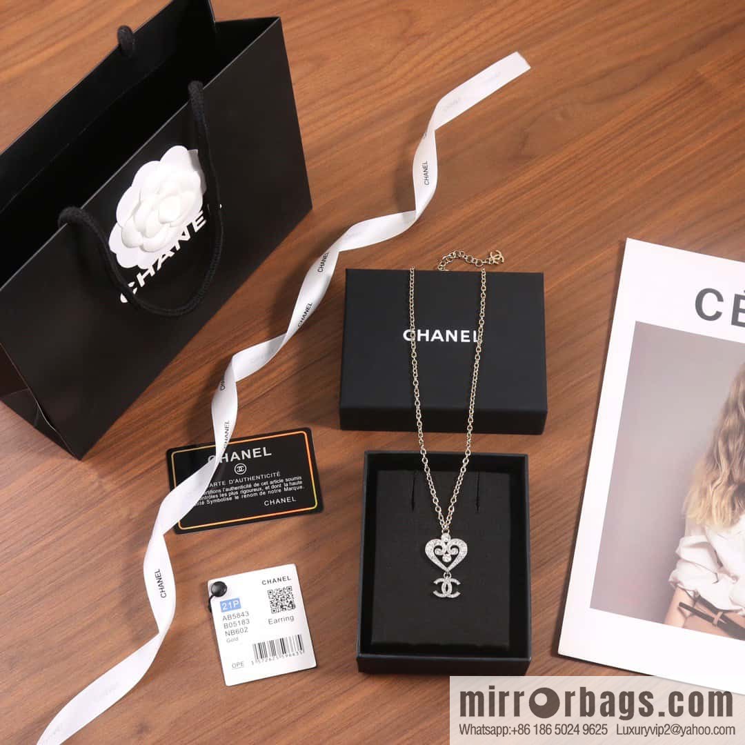 ☀️New ☑️ Chanel Double C Full Diamond Peach Heart Love Necklace ☀️