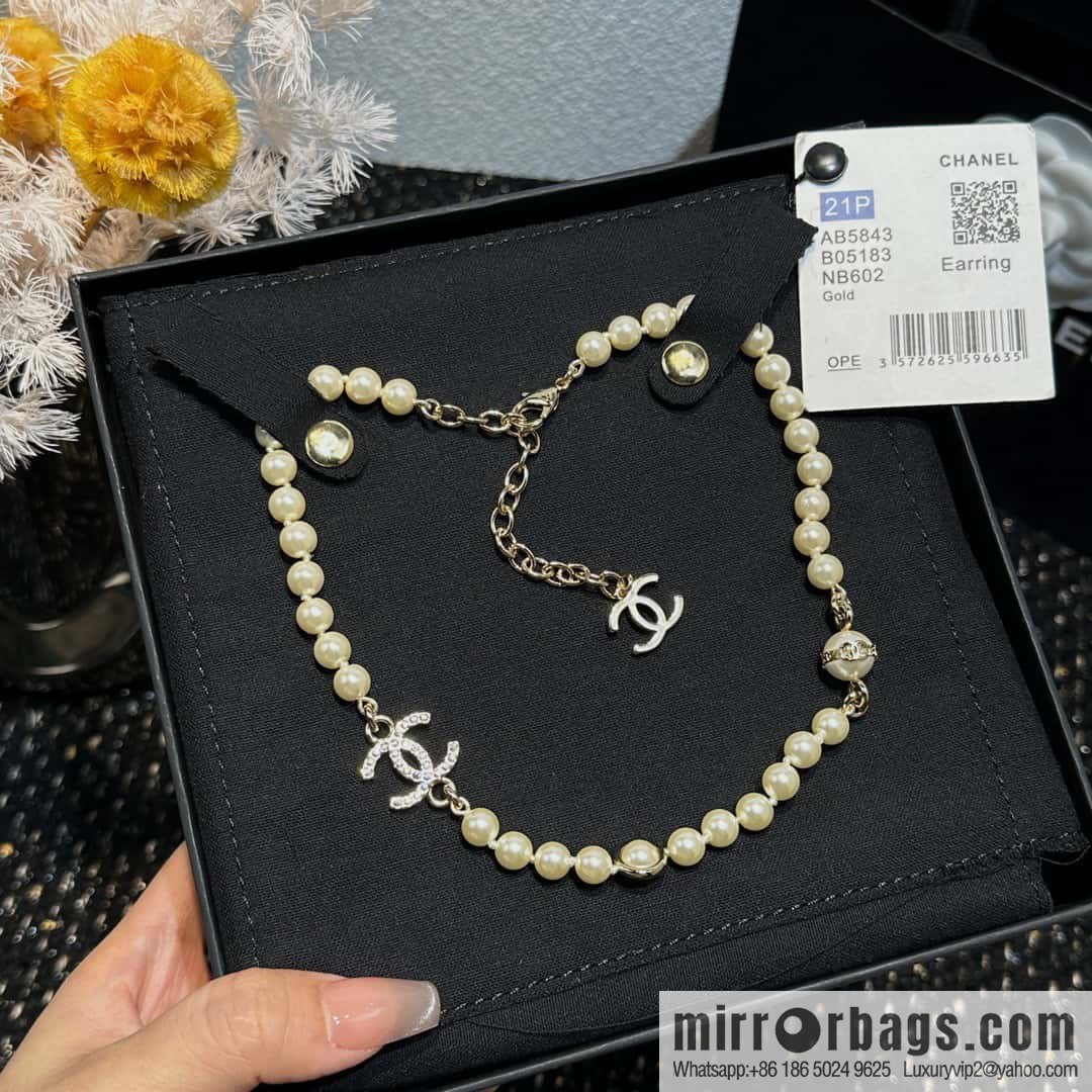 ☀️New ☑️ Chanel Double C Pearl Necklace ☀️