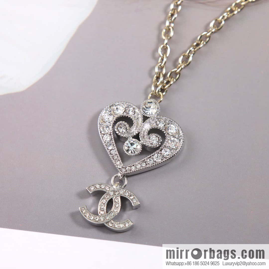 ☀️New ☑️ Chanel Double C Full Diamond Peach Heart Love Necklace ☀️