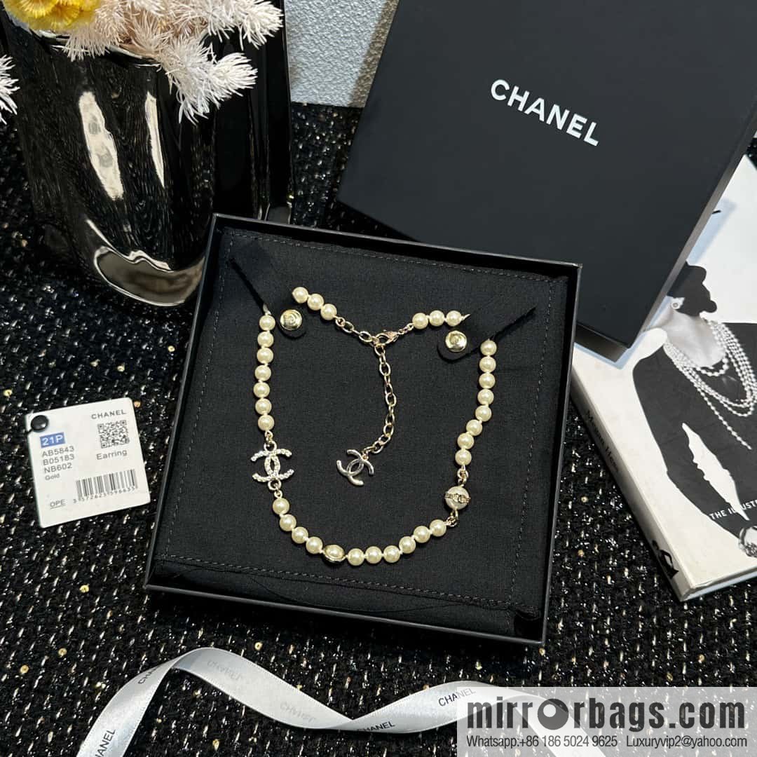 ☀️New ☑️ Chanel Double C Pearl Necklace ☀️
