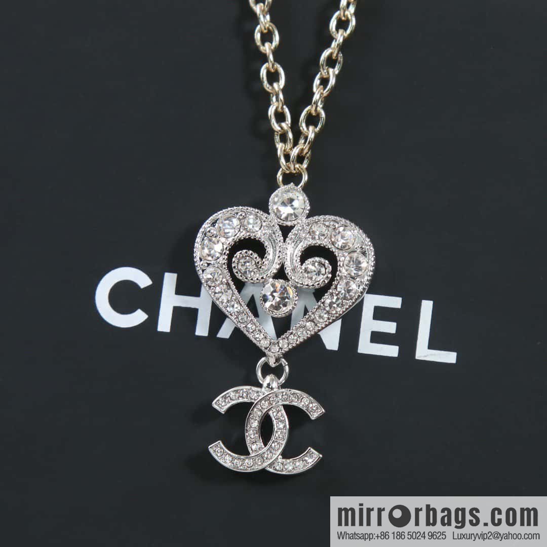 ☀️New ☑️ Chanel Double C Full Diamond Peach Heart Love Necklace ☀️