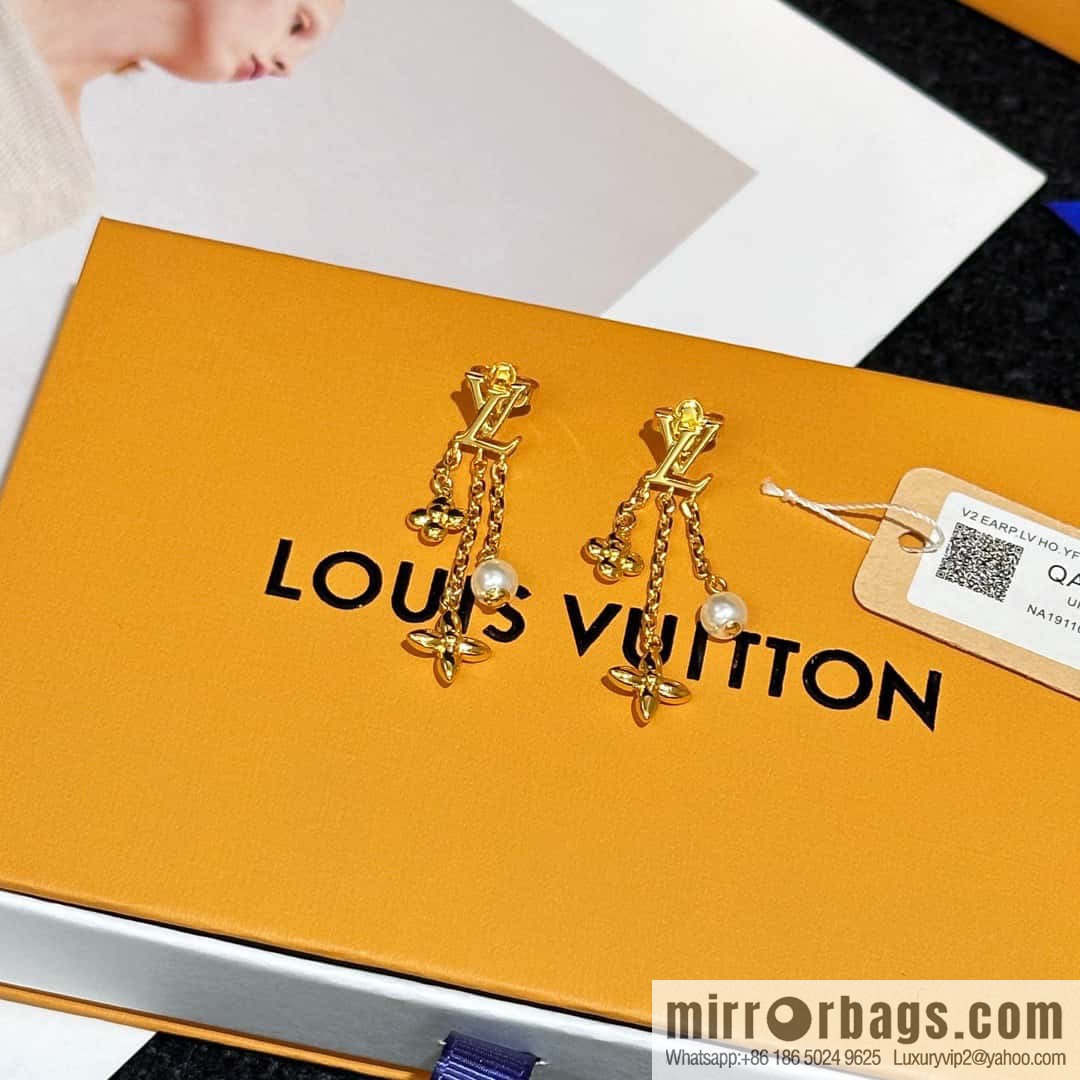 ❗️New ❗️ M01574 ☀ Louis Vuitton LOUISA stud earrings ☀