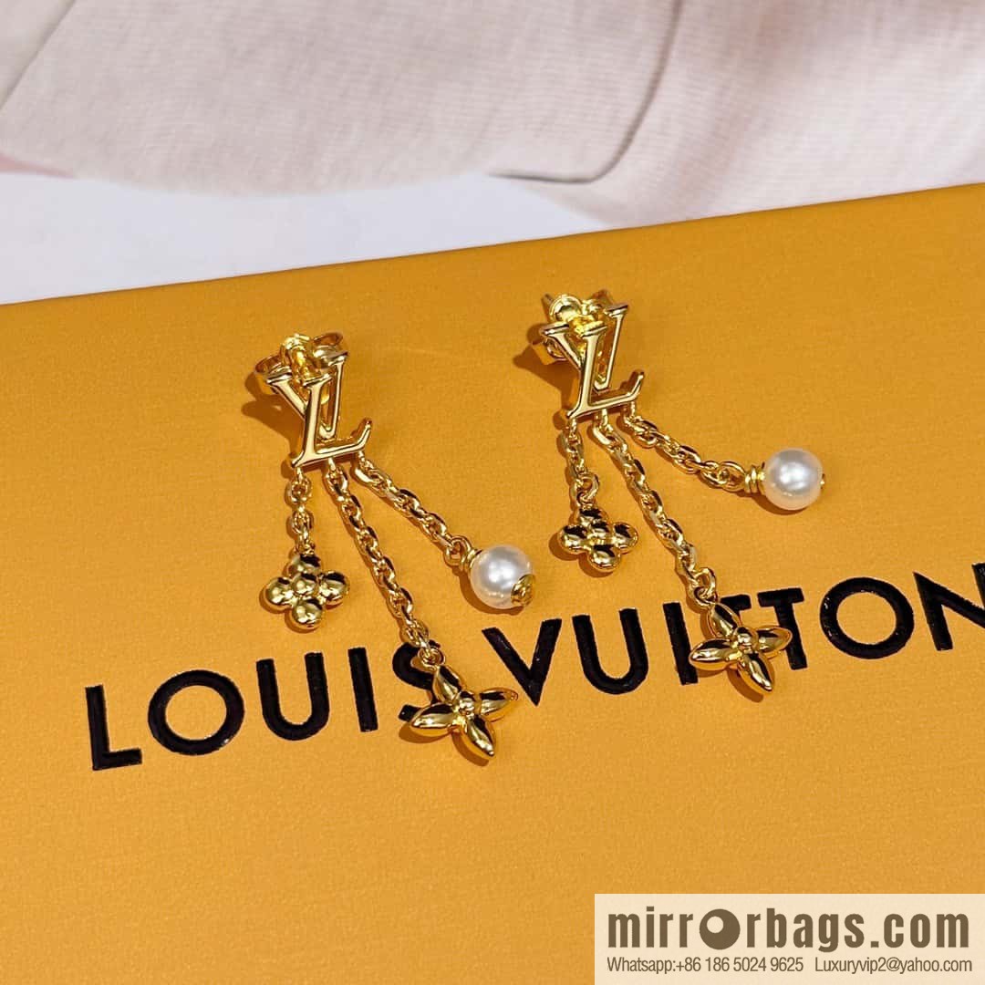 ❗️New ❗️ M01574 ☀ Louis Vuitton LOUISA stud earrings ☀