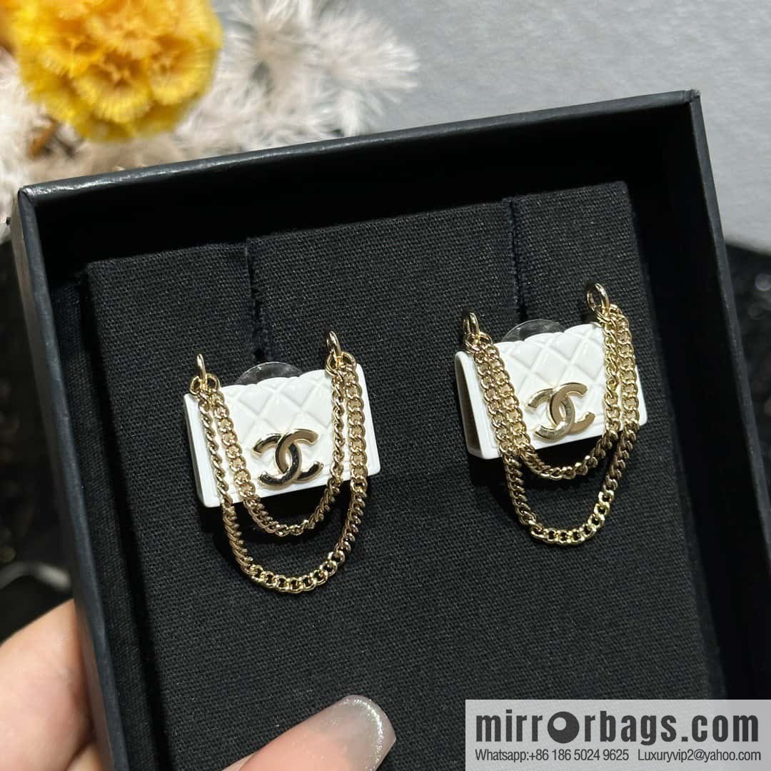 ☀️New ☑️ Chanel C1 double c tassel diamond bag 👜 stud earrings