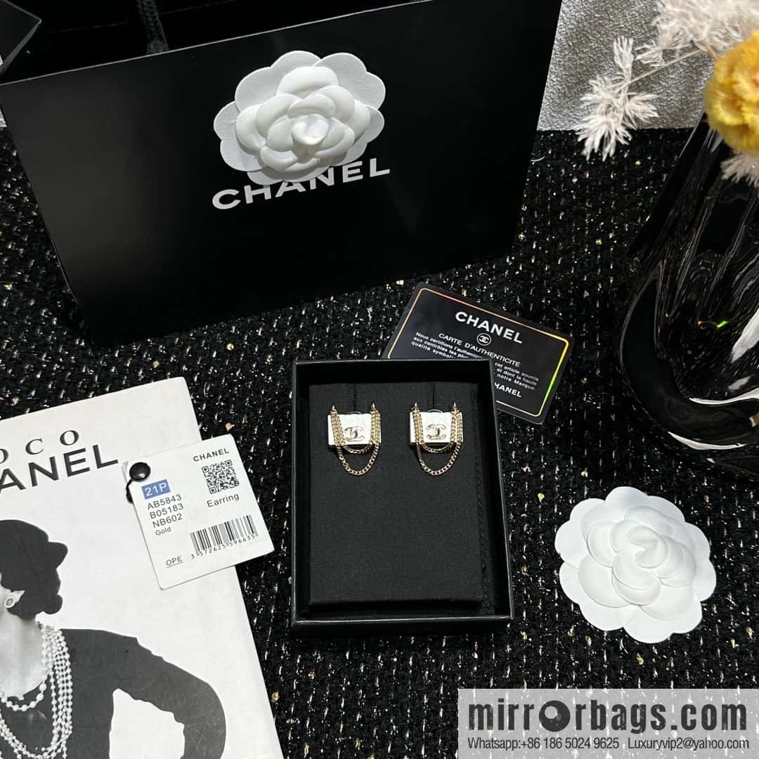☀️New ☑️ Chanel C1 double c tassel diamond bag 👜 stud earrings