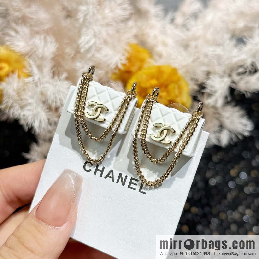 ☀️New ☑️ Chanel C1 double c tassel diamond bag 👜 stud earrings