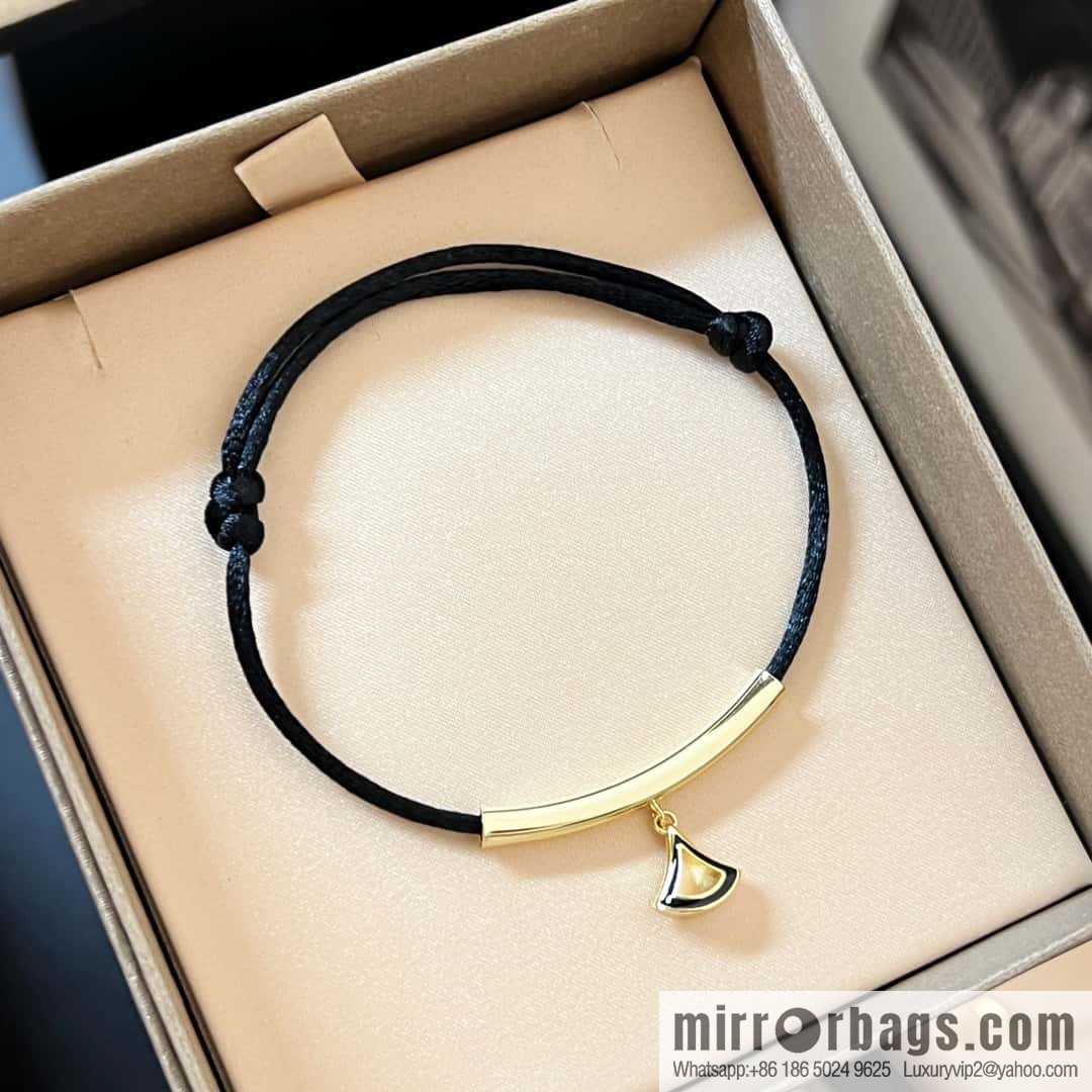 ☀BVLGARI SERPENTI FOREVER series small fan bracelet hand rope