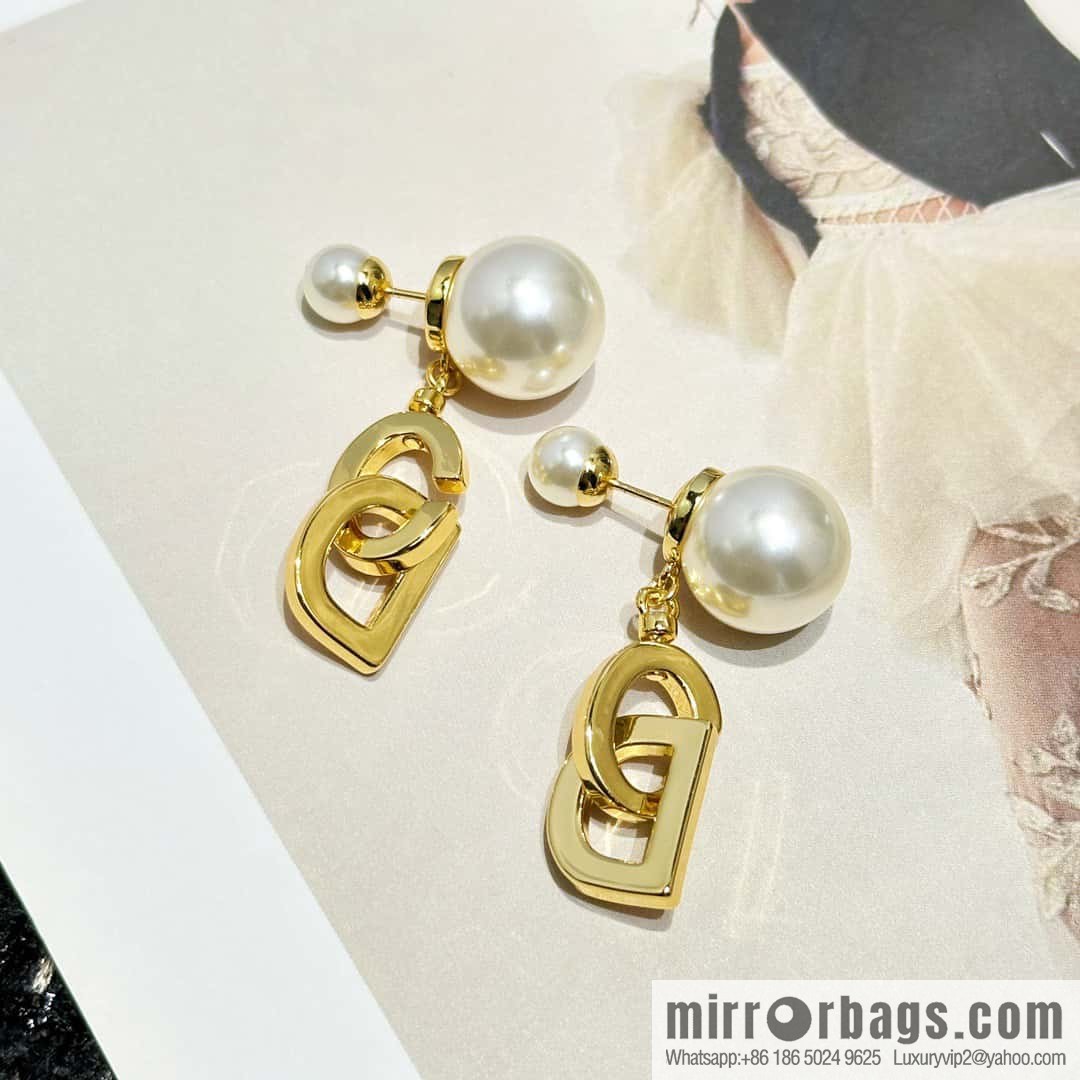 New ☑️ Dior gold size pearl CD letter stud earrings