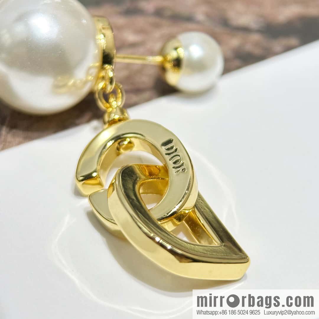 New ☑️ Dior gold size pearl CD letter stud earrings