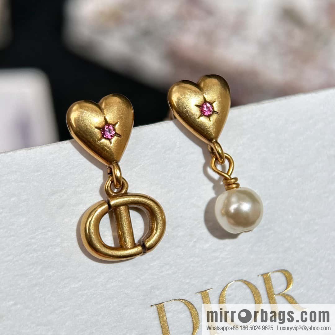 New ☑️ Dior peach heart love CD pearl asymmetrical stud earrings