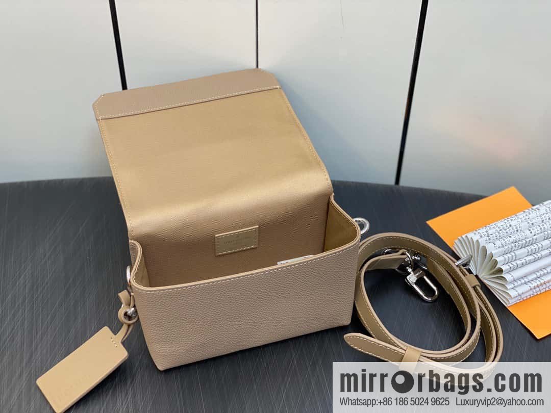 [Boutique‑grade] M82804 apricot, full leather men's bag messenger bag series, new FASTLINE WEARABLE WALLET handbag in autumn and winter