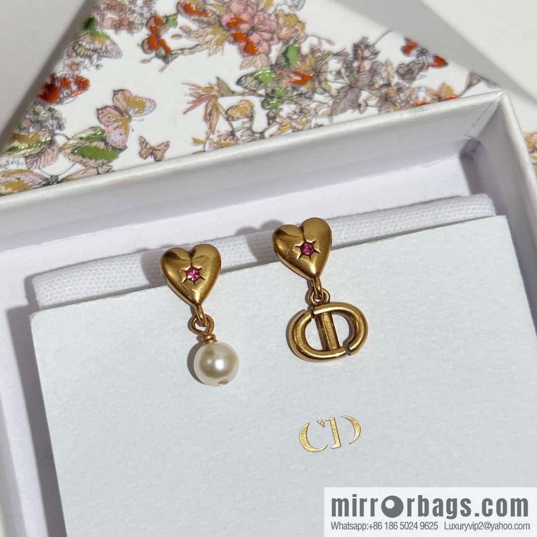 New ☑️ Dior peach heart love CD pearl asymmetrical stud earrings