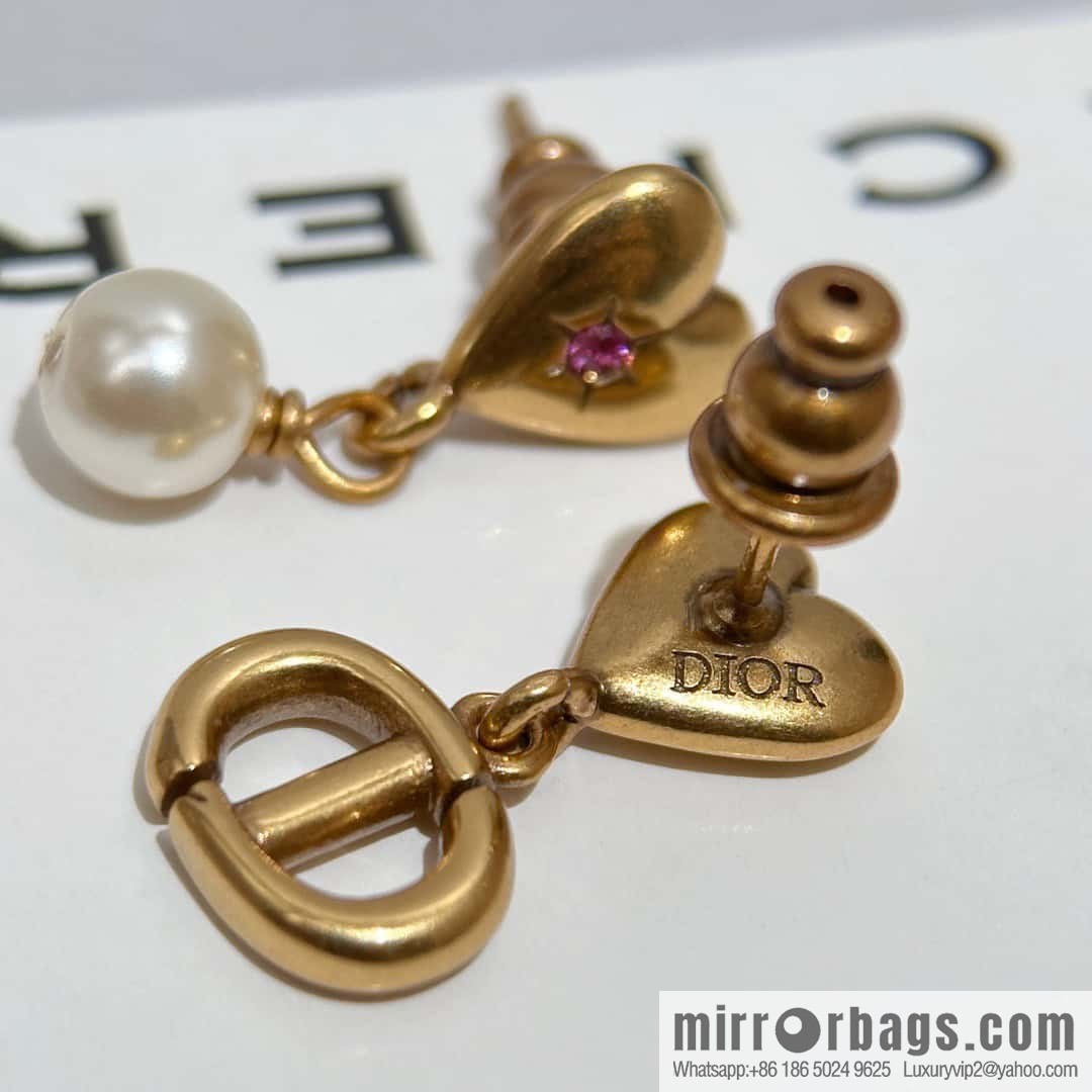 New ☑️ Dior peach heart love CD pearl asymmetrical stud earrings
