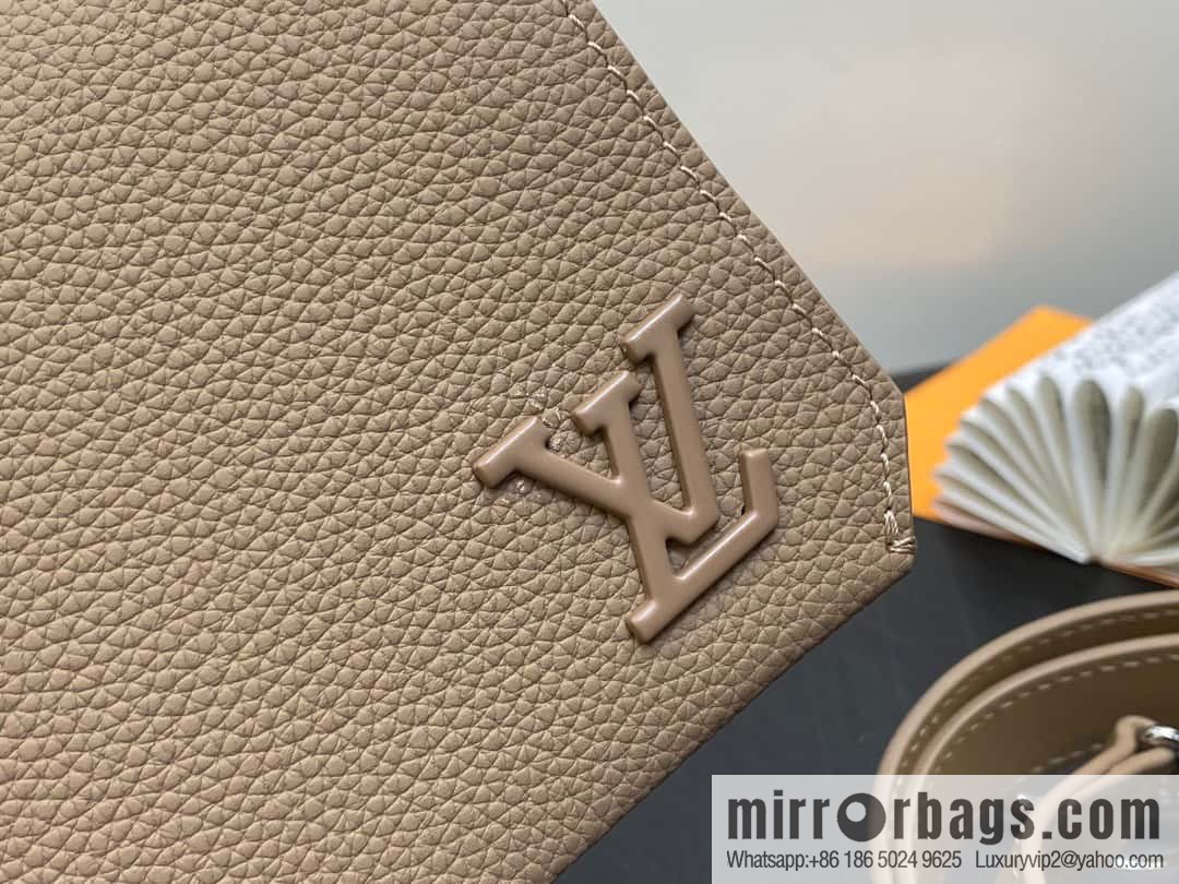 [Boutique‑grade] M82804 apricot, full leather men's bag messenger bag series, new FASTLINE WEARABLE WALLET handbag in autumn and winter