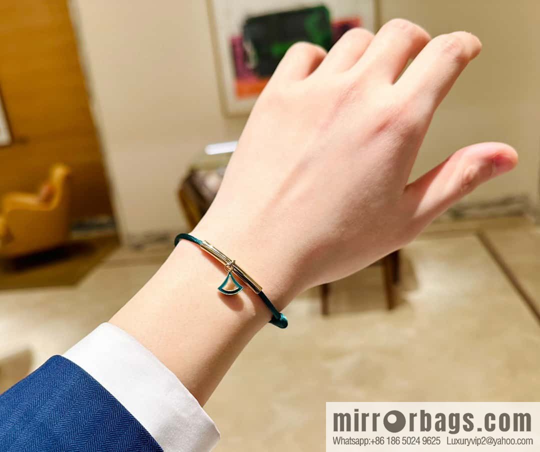 ☀BVLGARI SERPENTI FOREVER series small fan bracelet hand rope