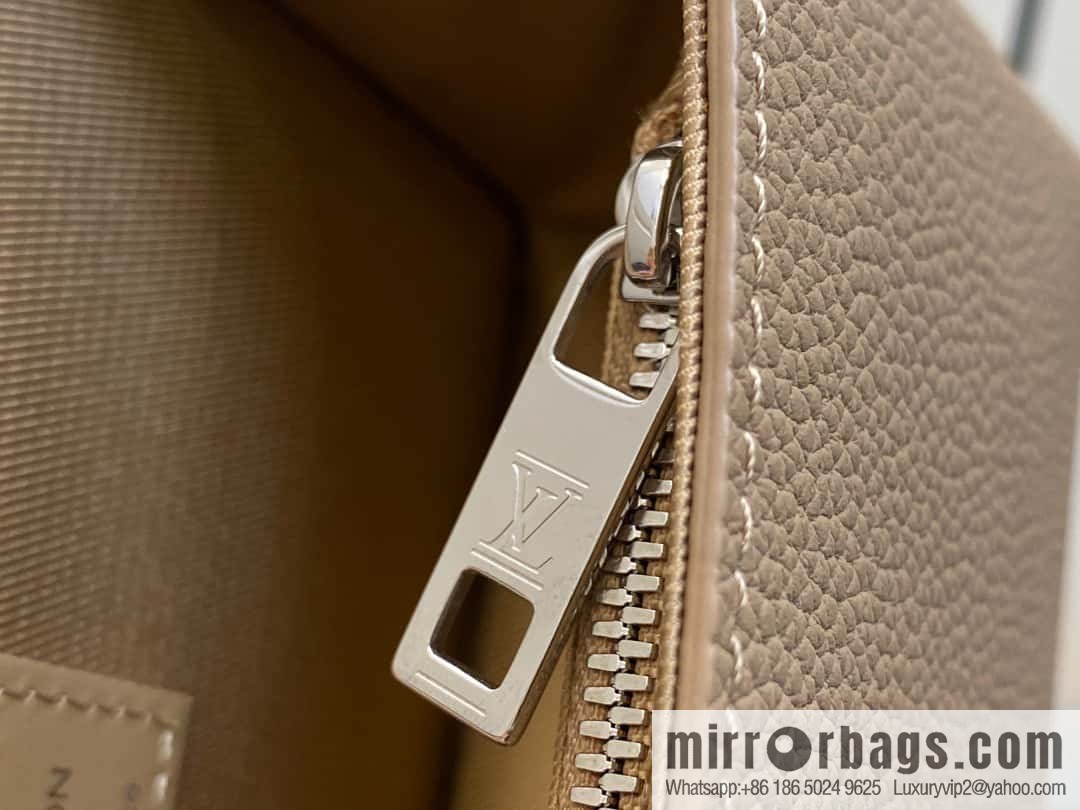 [Boutique‑grade] M82804 apricot, full leather men's bag messenger bag series, new FASTLINE WEARABLE WALLET handbag in autumn and winter