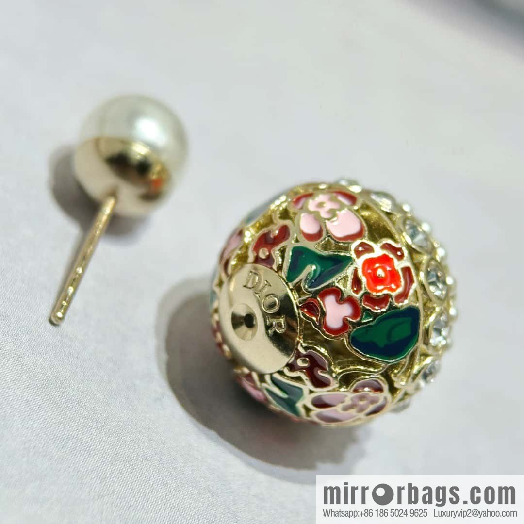 New ☑️ Dior hollow oil drop pearl stud earrings