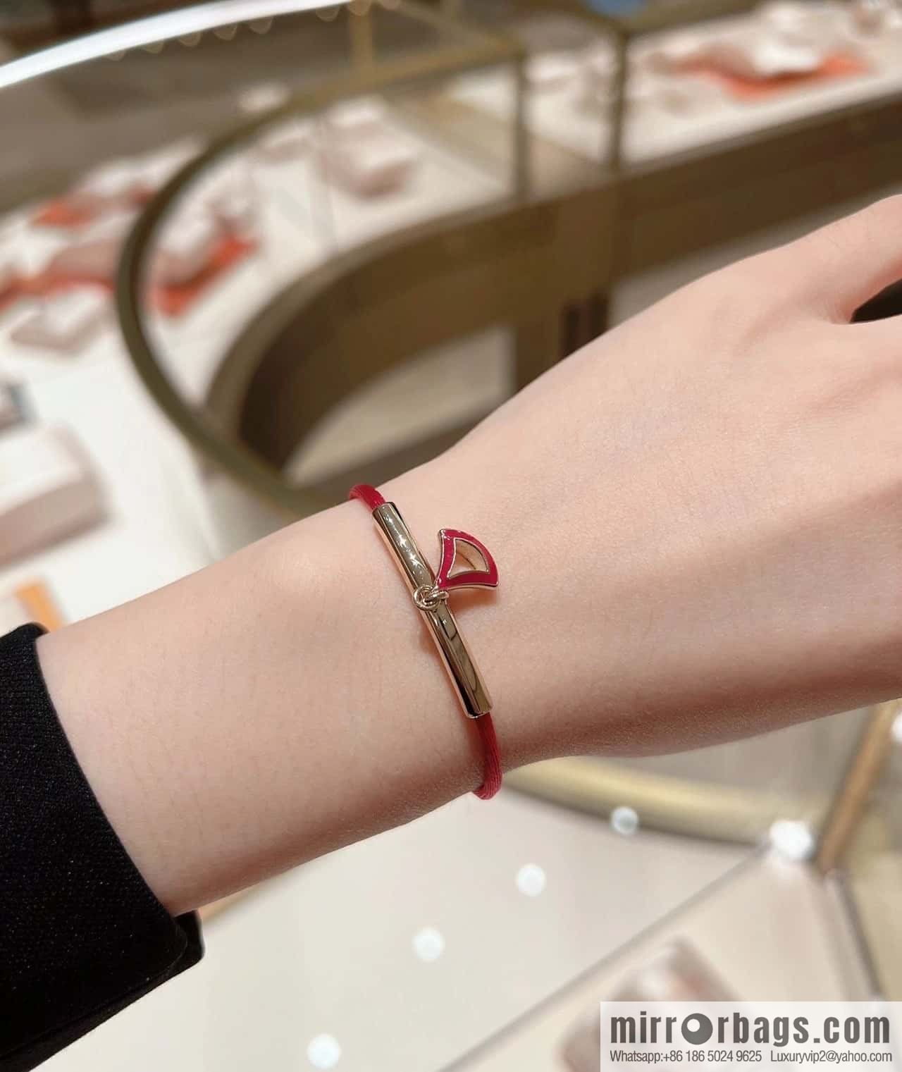 ☀BVLGARI SERPENTI FOREVER series small fan bracelet hand rope
