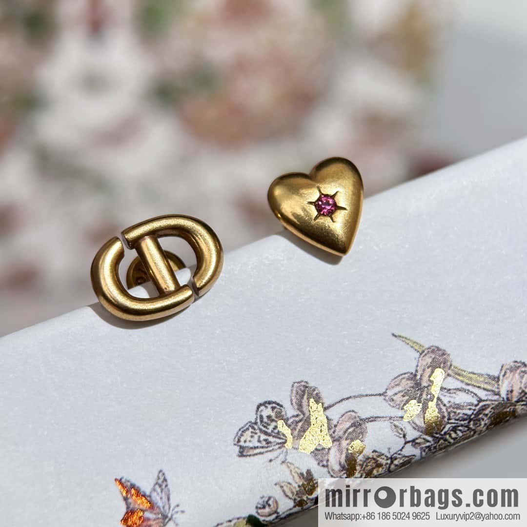 New ☑️ Dior love CD pentagram three-piece stud earrings