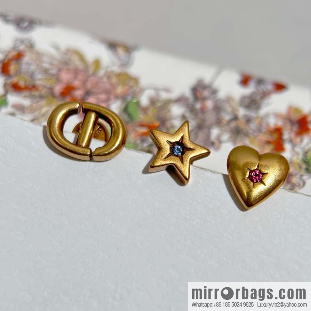 New ☑️ Dior love CD pentagram three-piece stud earrings