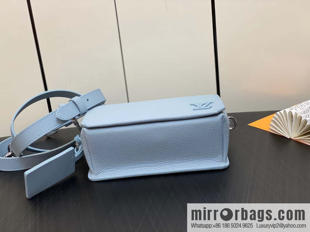 [Boutique‑grade] M82804 light blue, full leather men's bag messenger bag series, new FASTLINE WEARABLE WALLET handbag in autumn and winter