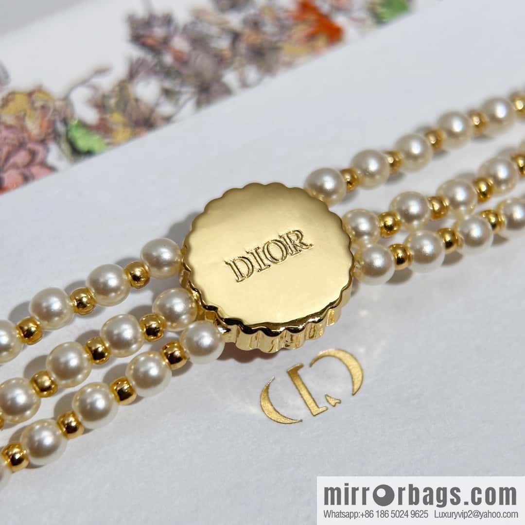 New ☑️ DIOR three-layer pearl necklace