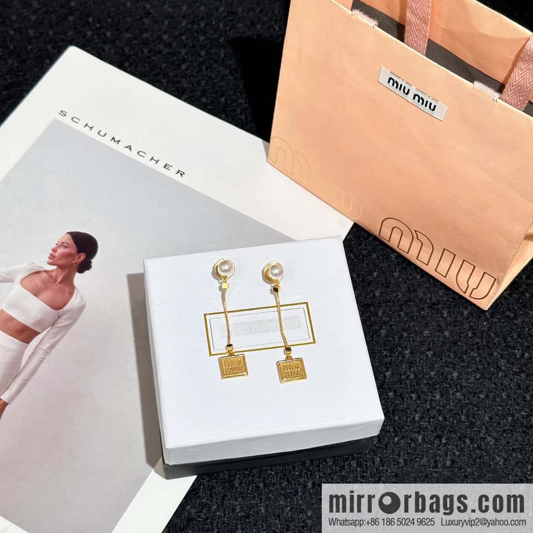 ❗️New ❗️ MIUMIU stud earrings MIU MIU Miu square letter pearl stud earrings