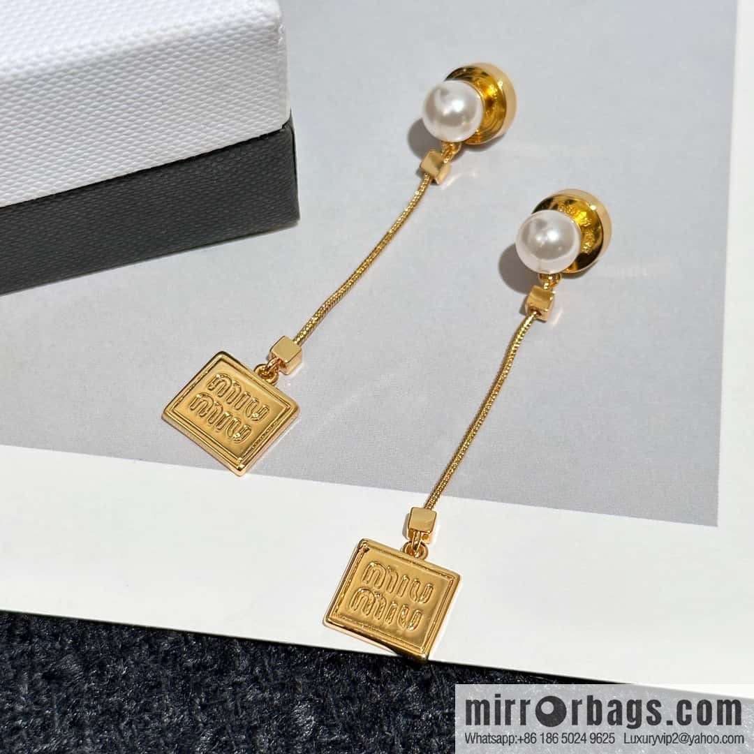 ❗️New ❗️ MIUMIU stud earrings MIU MIU Miu square letter pearl stud earrings