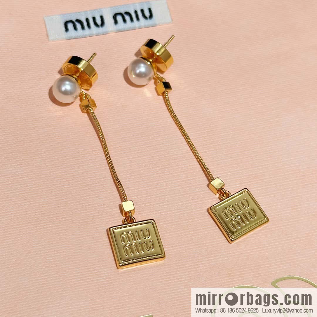 ❗️New ❗️ MIUMIU stud earrings MIU MIU Miu square letter pearl stud earrings